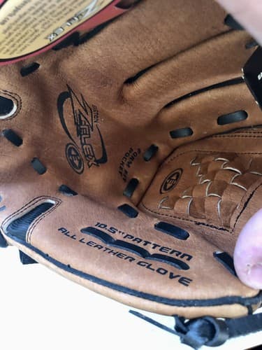 NOS Vintage Easton Z-Flex Youth Baseball Glove 10.5" Genuine Leather - Thumbnail 4