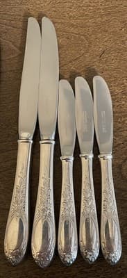 Kirk Sterling Silver Primrose 2 DinnerKnives & 3 Butter Knives Set 'S' Monograms - Image 1