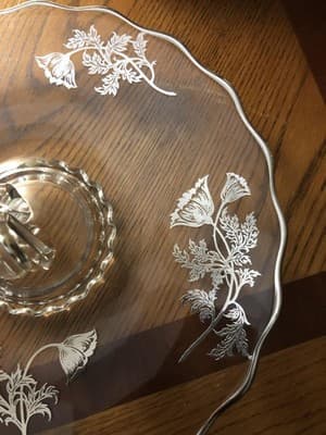 Vintage Silver City Clear Glass Center Handle Serving Tray Floral silver Overlay - Thumbnail 6
