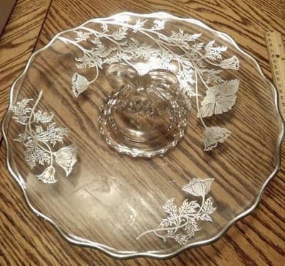Vintage Silver City Clear Glass Center Handle Serving Tray Floral silver Overlay - Thumbnail 8