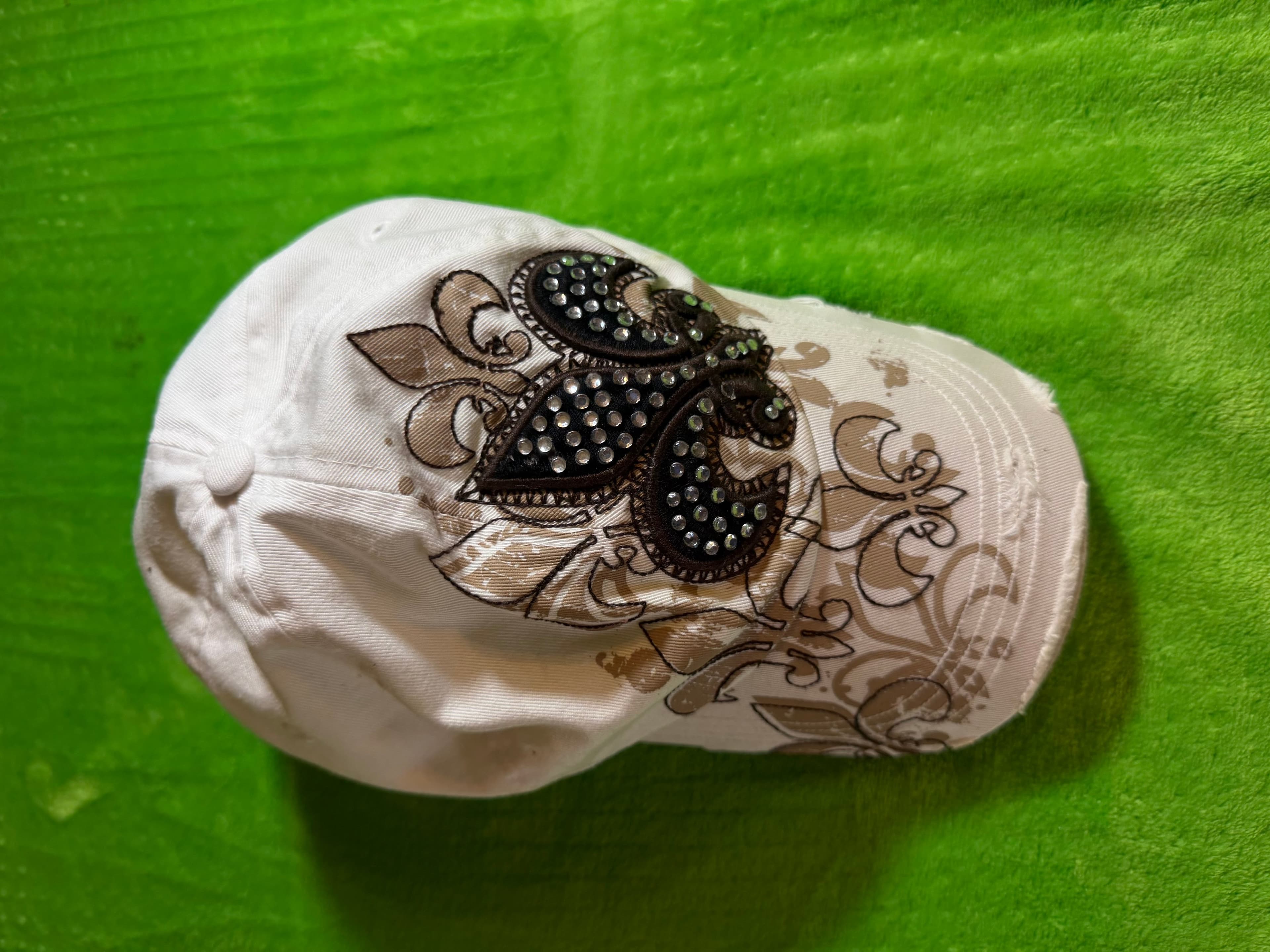 Embellished Fleur-de-Lis White Cap with Rhinestones - Thumbnail 2