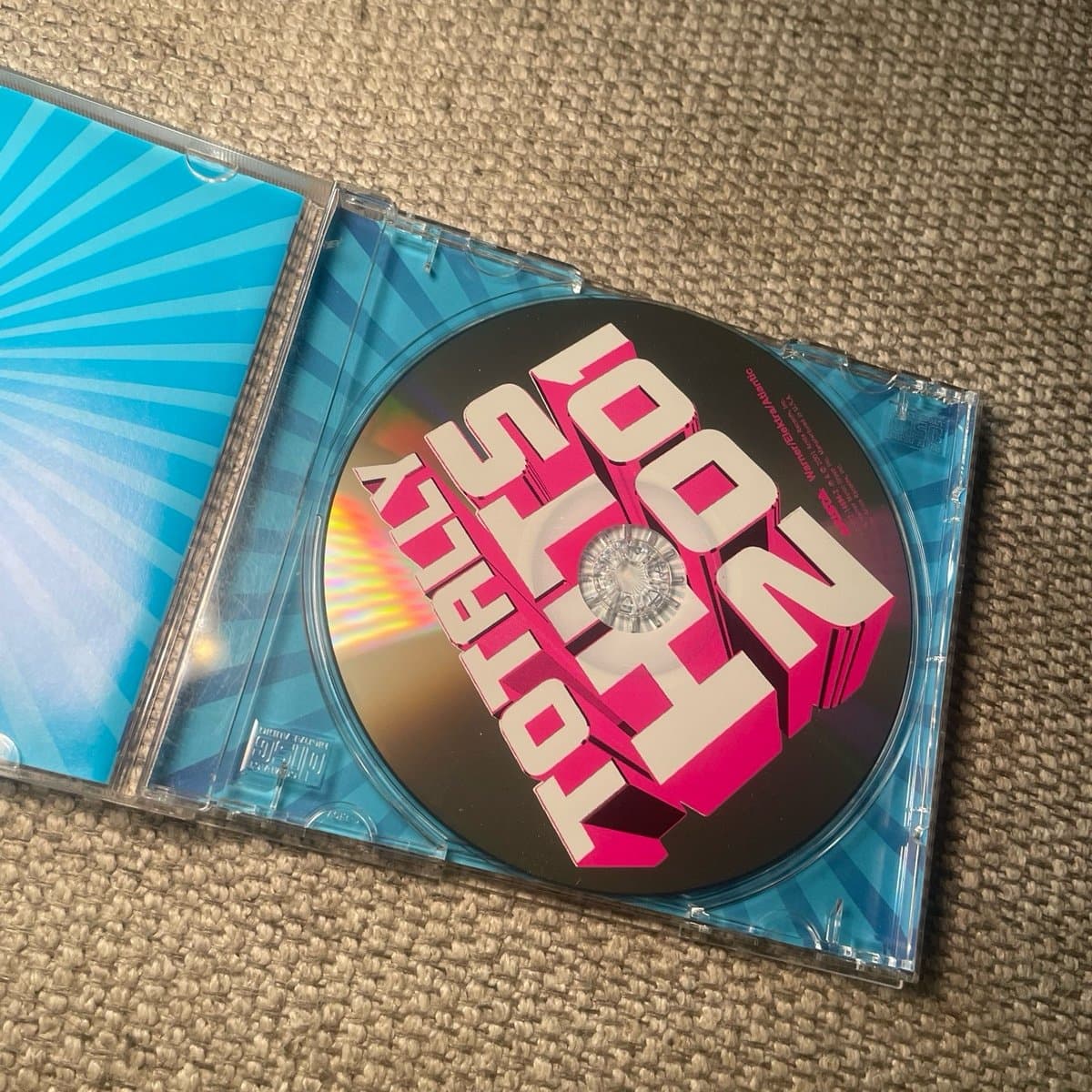 CD Totally Hits 2001 - Thumbnail 2