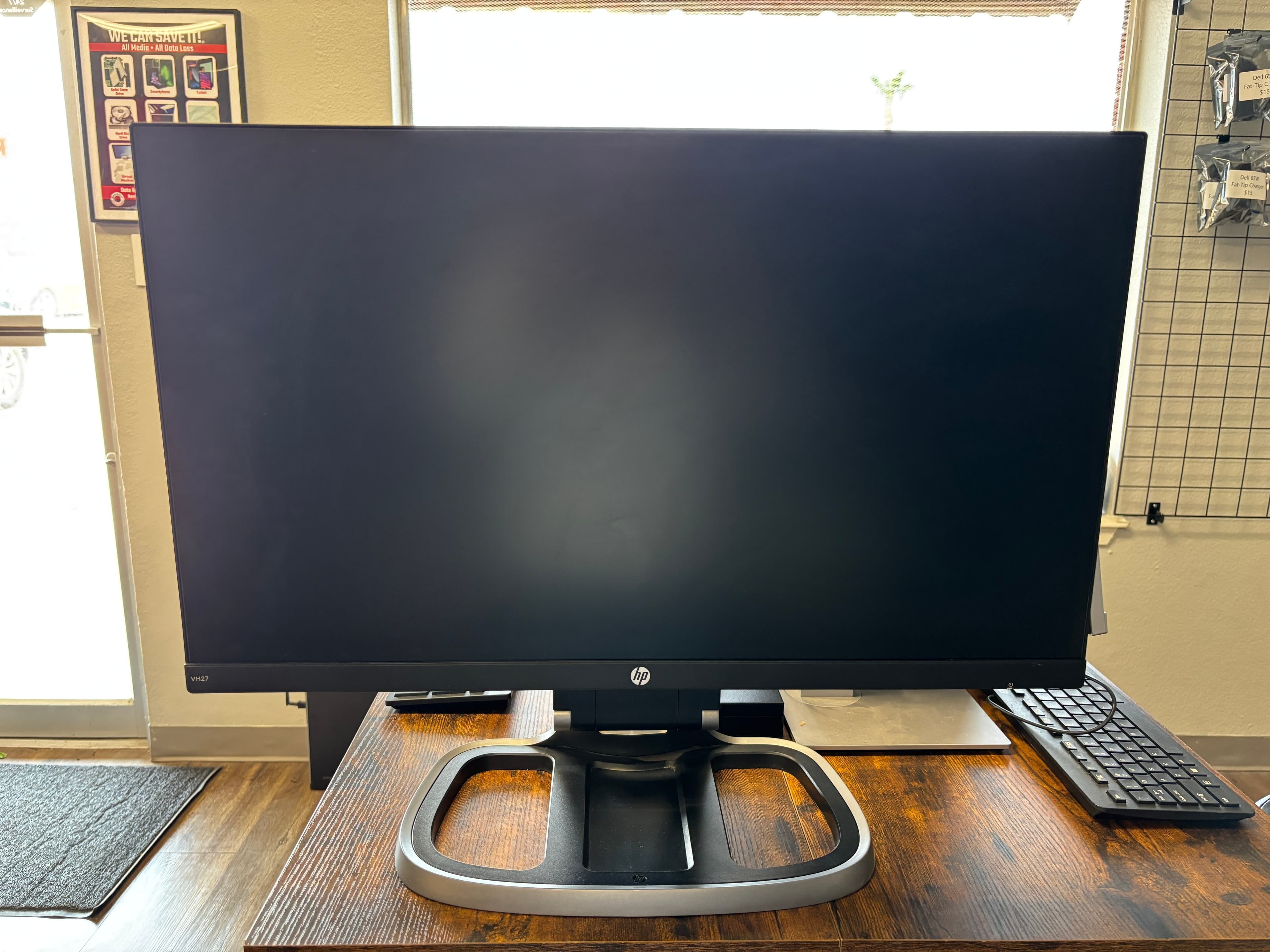 HP VH27 Monitor 27-Inch Full HD Display - Image 1