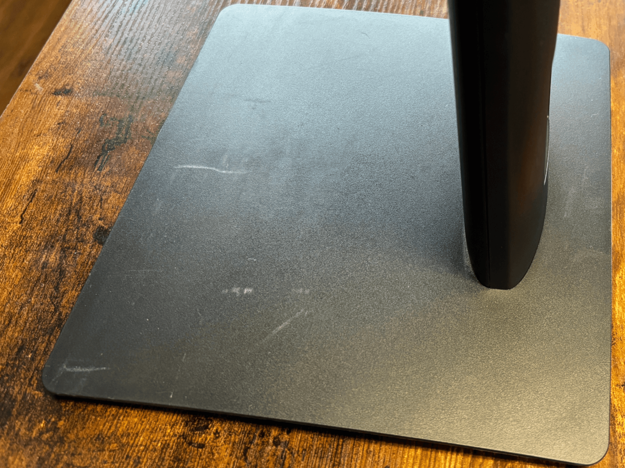 HP Vh27 27-Inch LED Monitor - Thumbnail 3