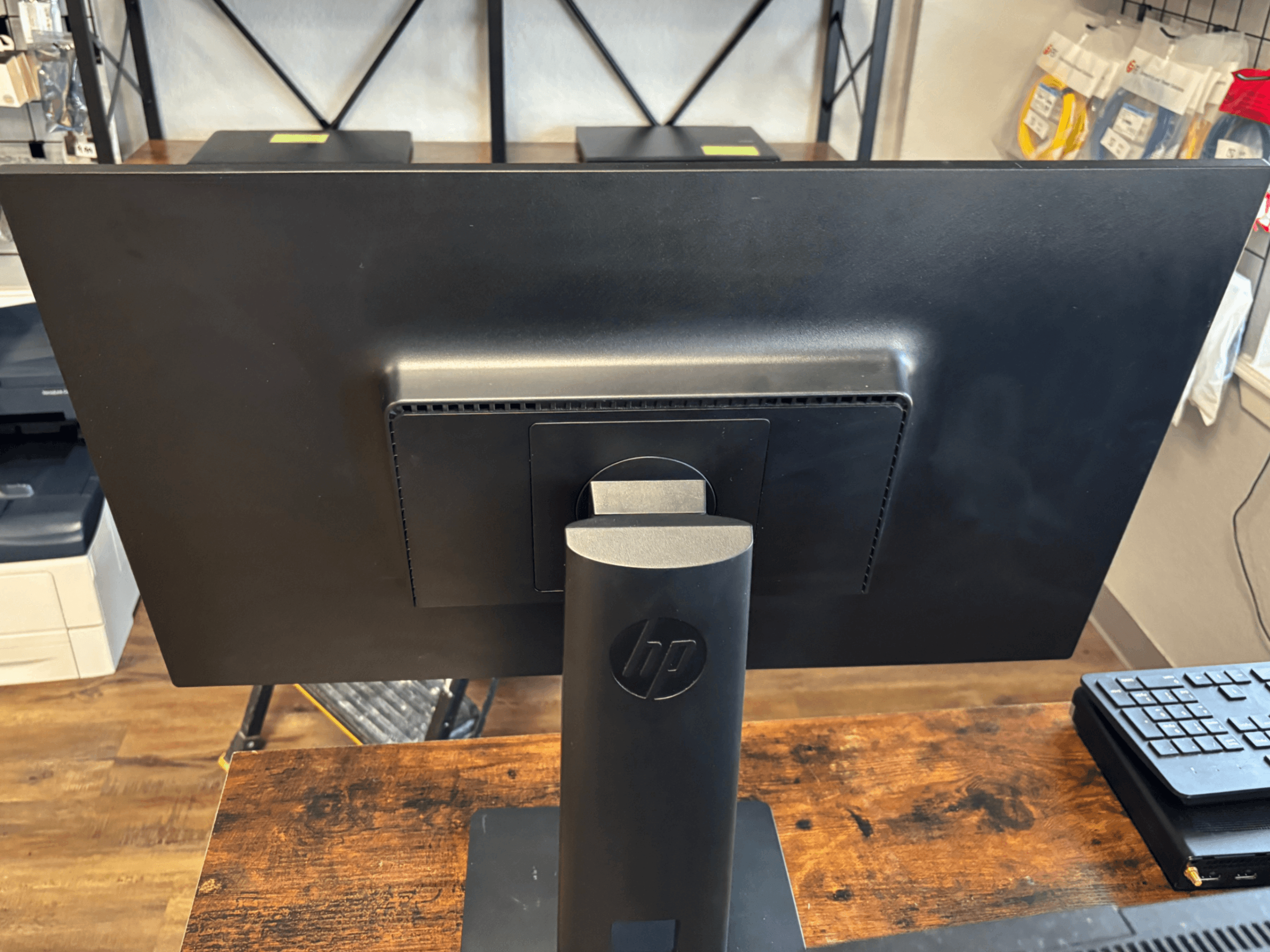 HP Vh27 27-Inch LED Monitor - Thumbnail 2