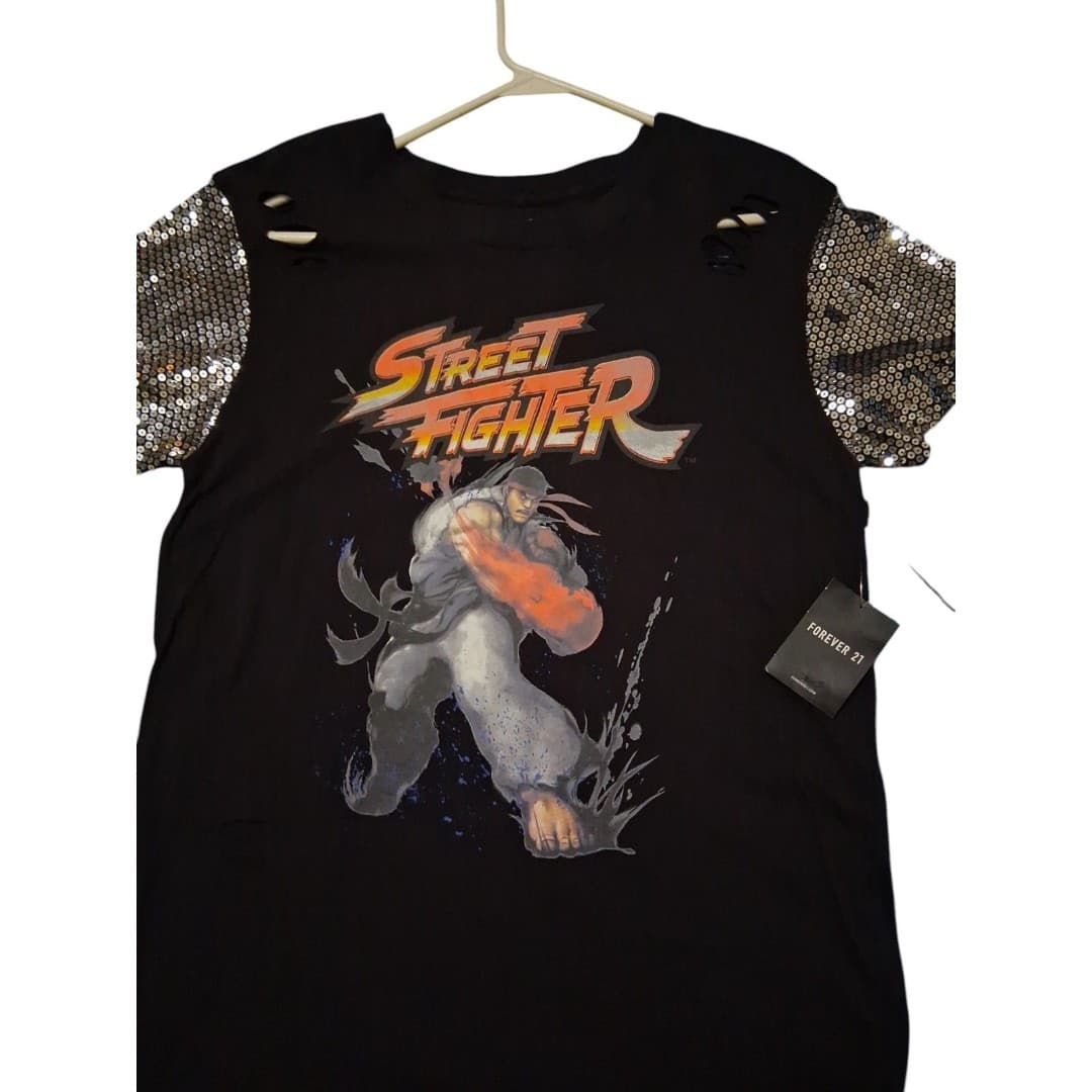 NWT Street Fighter Forever 21 Women's Thrashed Graphic T Shirt Size Small - Image 1