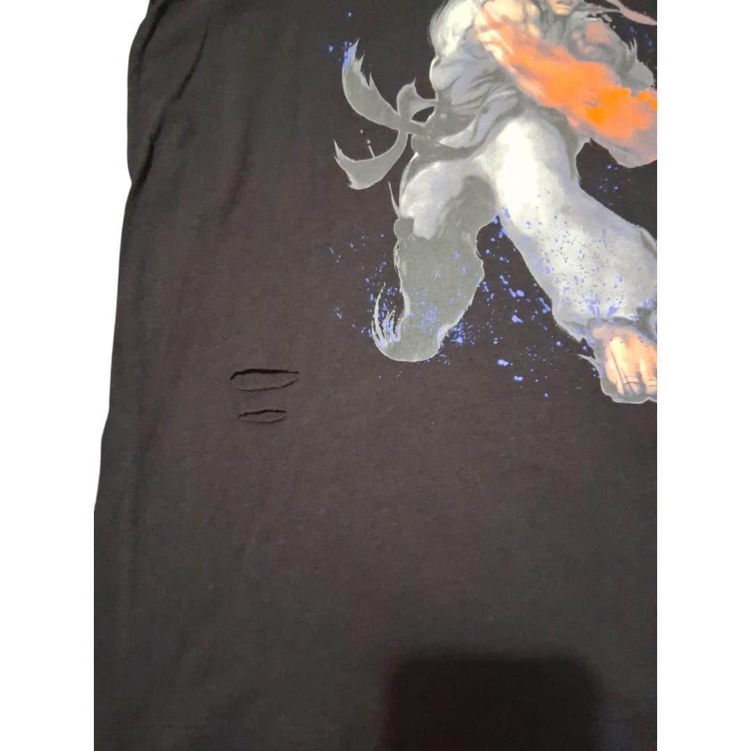 NWT Street Fighter Forever 21 Women's Thrashed Graphic T Shirt Size Small - Thumbnail 4