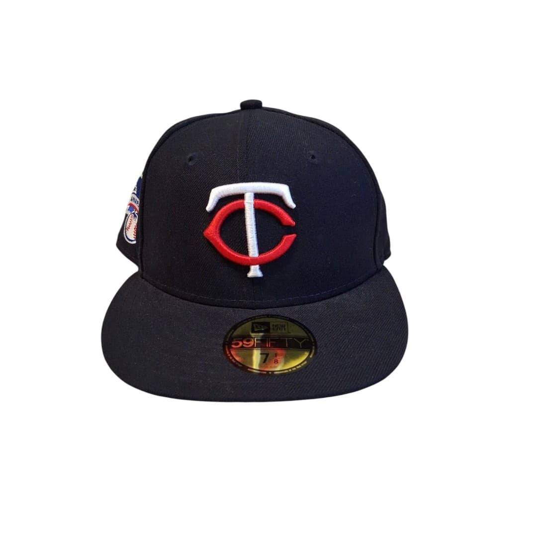 NWT Minnesota Twins NEW ERA Fitted Hat/Cap 7 3/8 Baseball Cap - Image 1