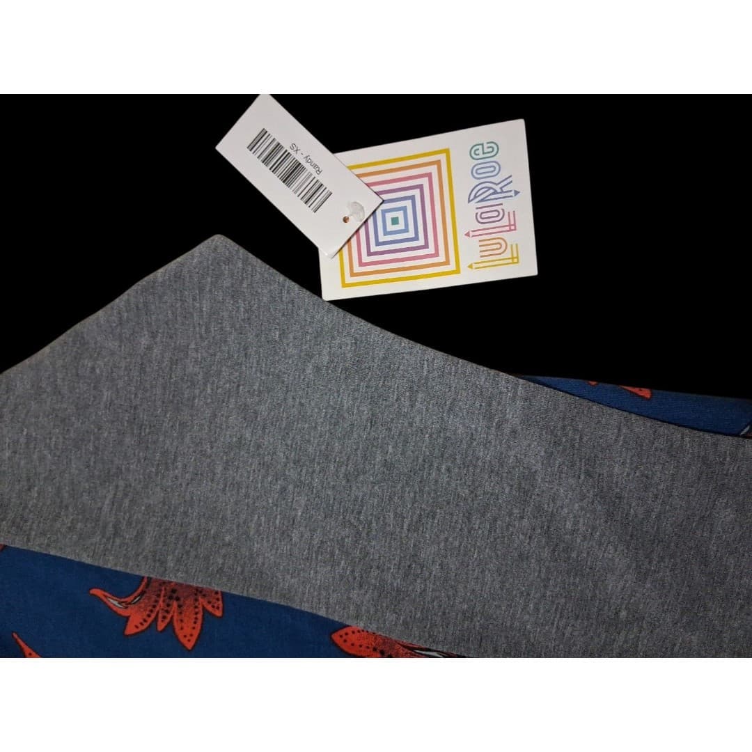 LuLaRoe Randy XS NWT Blue Red Floral Raglan 3/4 Sleeve Shirt Womens AOP New - Thumbnail 2