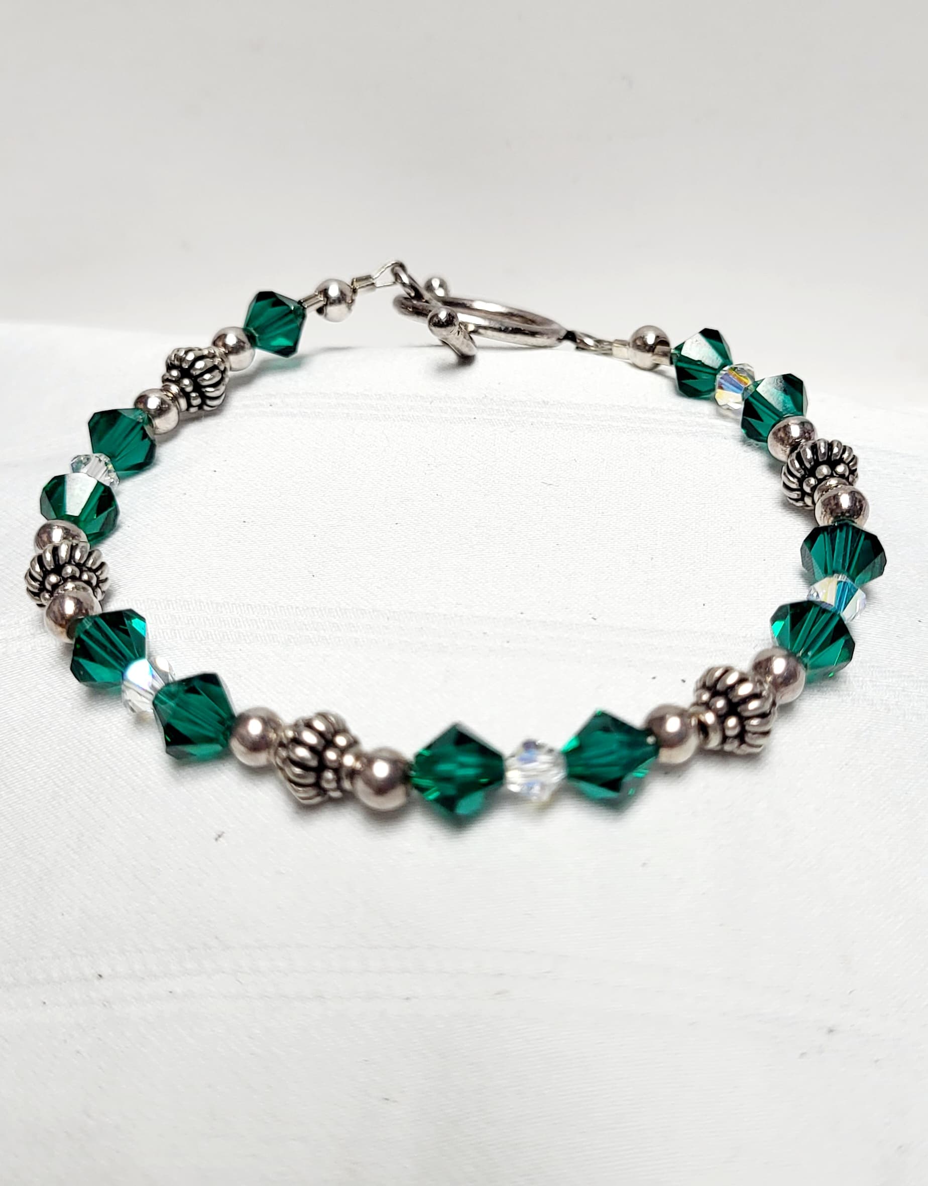 Green Crystal Beaded Bracelet with Silver Accents - Thumbnail 2