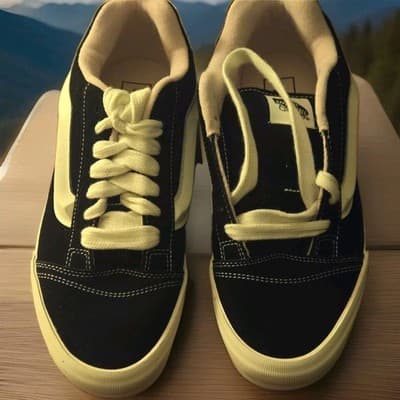 Vans-knu Skool - Image 1