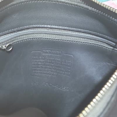 Vintage Chelsea Coach Black Leather Shoulder Bag Silver Accents 1 Zipper Inside - Thumbnail 2