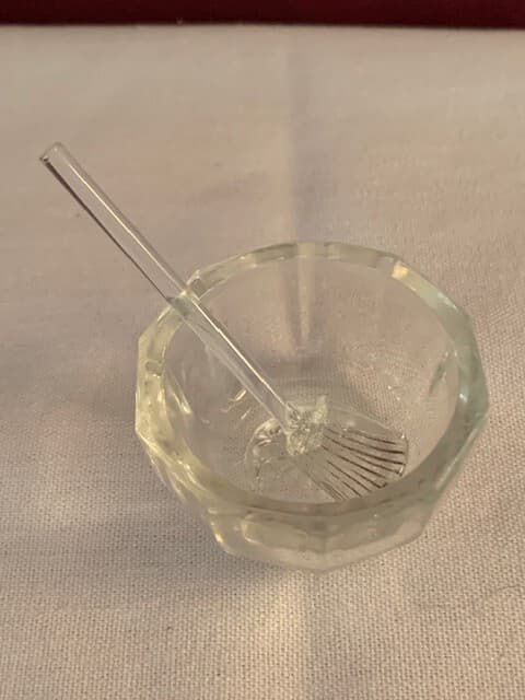Individual Salt Dishes Cellars eight bowls, 7 spoons - Image 1