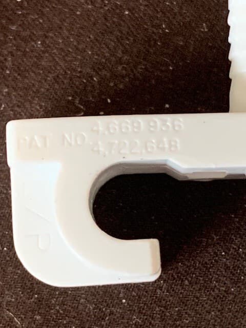 Preloaded back wall clips for wire shelving unbranded new open box - Thumbnail 3