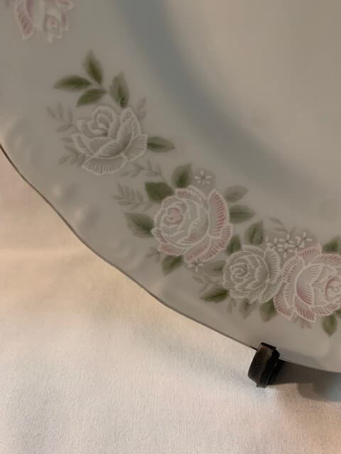 Sheffield Fine China Japan Classic 501 Lot of 4 Dinner Plates - Thumbnail 2