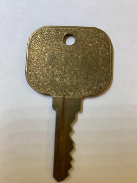 Vintage Hotel Room Key Curtis SC-9 Brass - Thumbnail 2