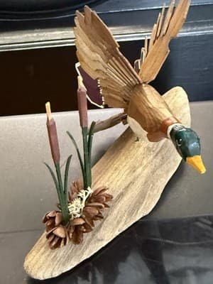 Wooden Hand carved Mallard Drake wings spread painted - Thumbnail 2