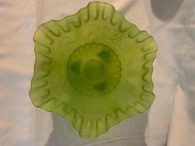 Westmoreland Green Satin Glass Candy Nut Display Bowl Ruffled Footed - Thumbnail 2