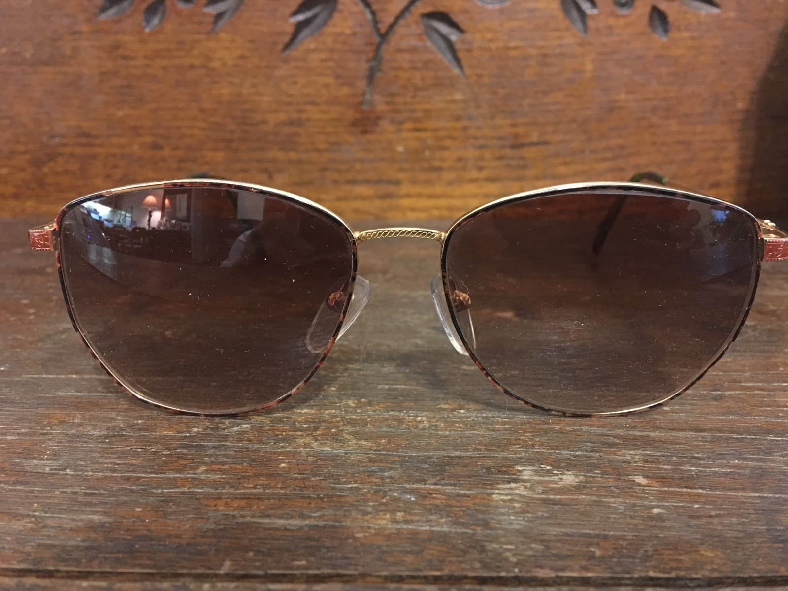 Eyeglass Frames Gold multi-color Vintage Pre-owned unisex sunglasses - Image 1