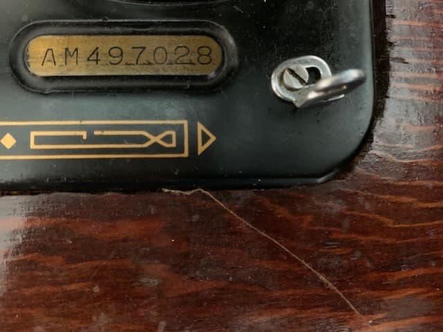 Antique Singer Sewing Machine in Cabinet 1956 Model #99-31 - Thumbnail 4