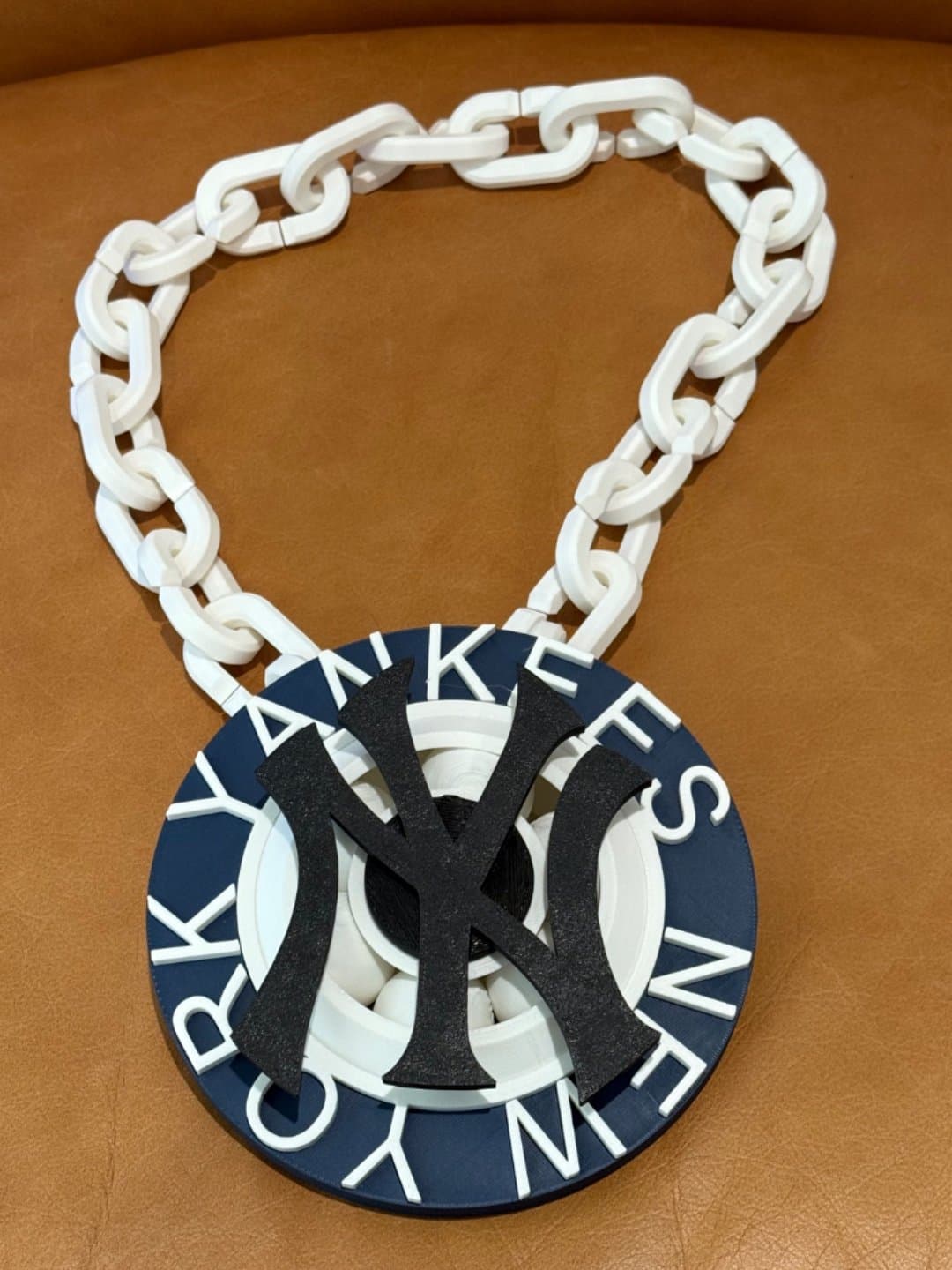 New York Yankees spinning chain