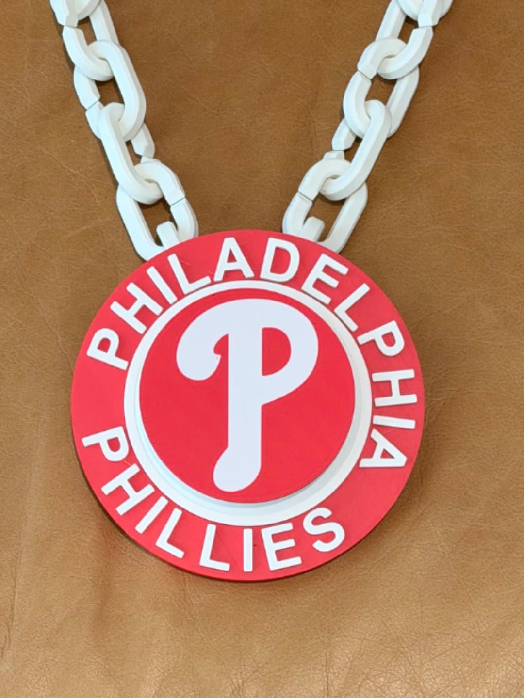Philadelphia Phillies spinning hype fan chain! The outer ring spins!