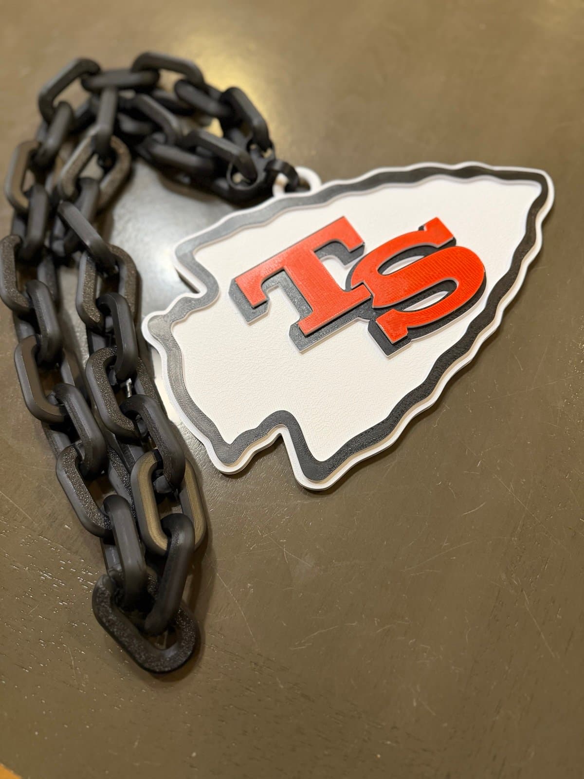 Kansas City Chief Taylor Swift extra large hype chain! - Thumbnail 3
