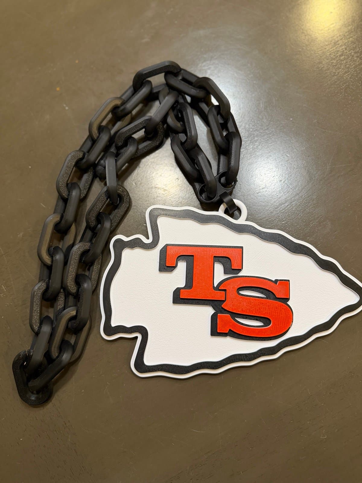 Kansas City Chief Taylor Swift extra large hype chain! - Thumbnail 2