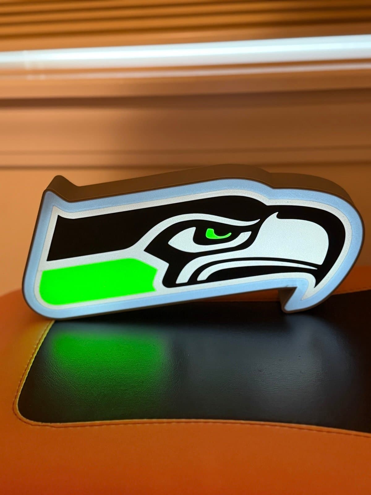Seattle Seahawks LED light box ! Light up your desk, wall or shelf! - Thumbnail 4
