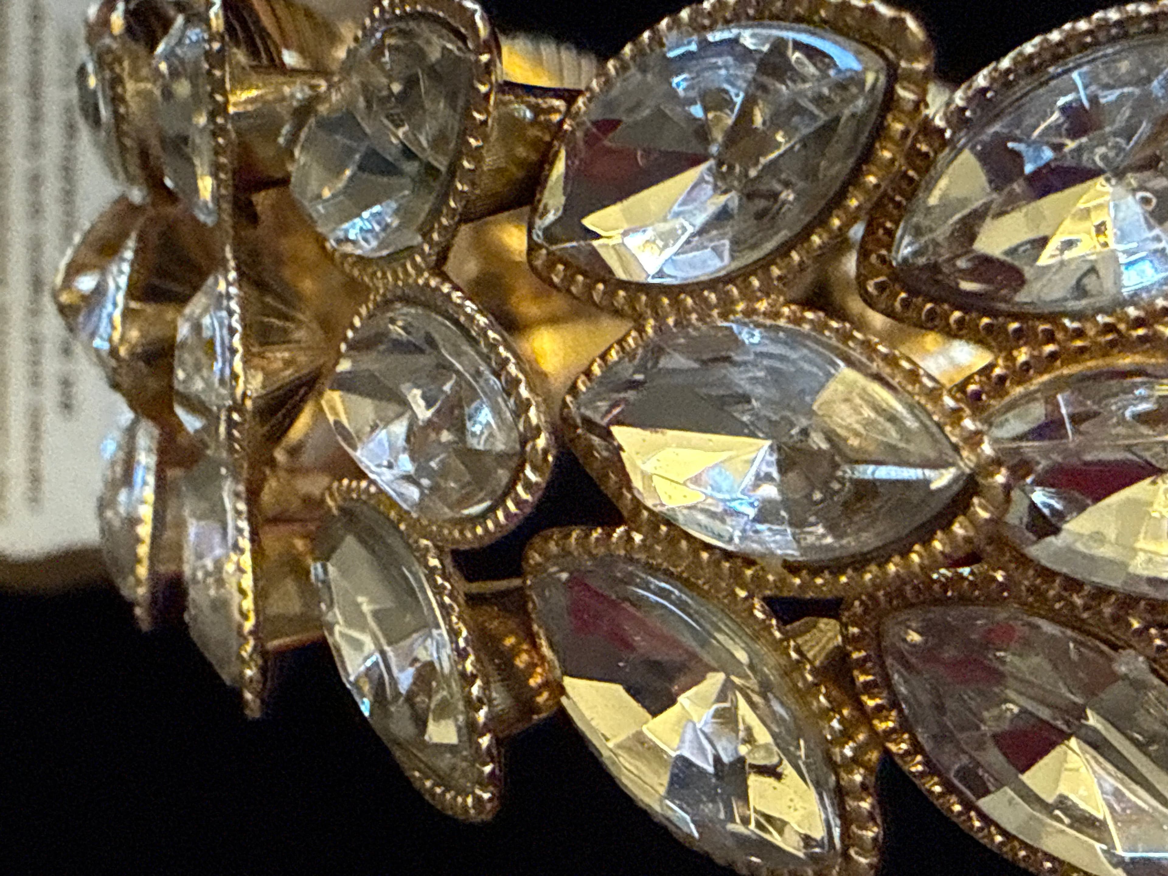 Gold Tone Crystal Leaf Hair Clip - Thumbnail 3