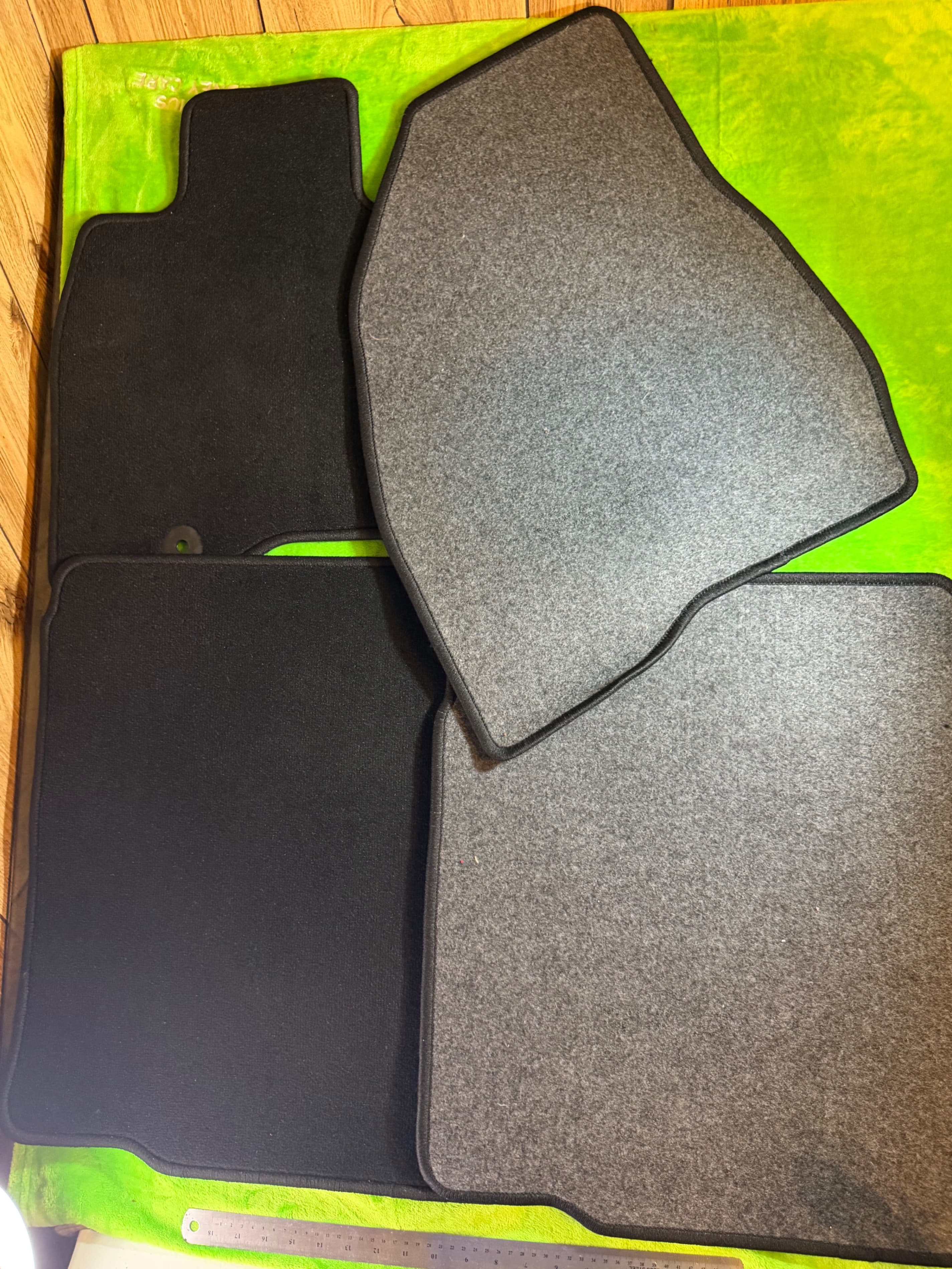 OEM-Style Ford Carpet Floor Mats - Complete 4-Piece Set - Black - Thumbnail 2