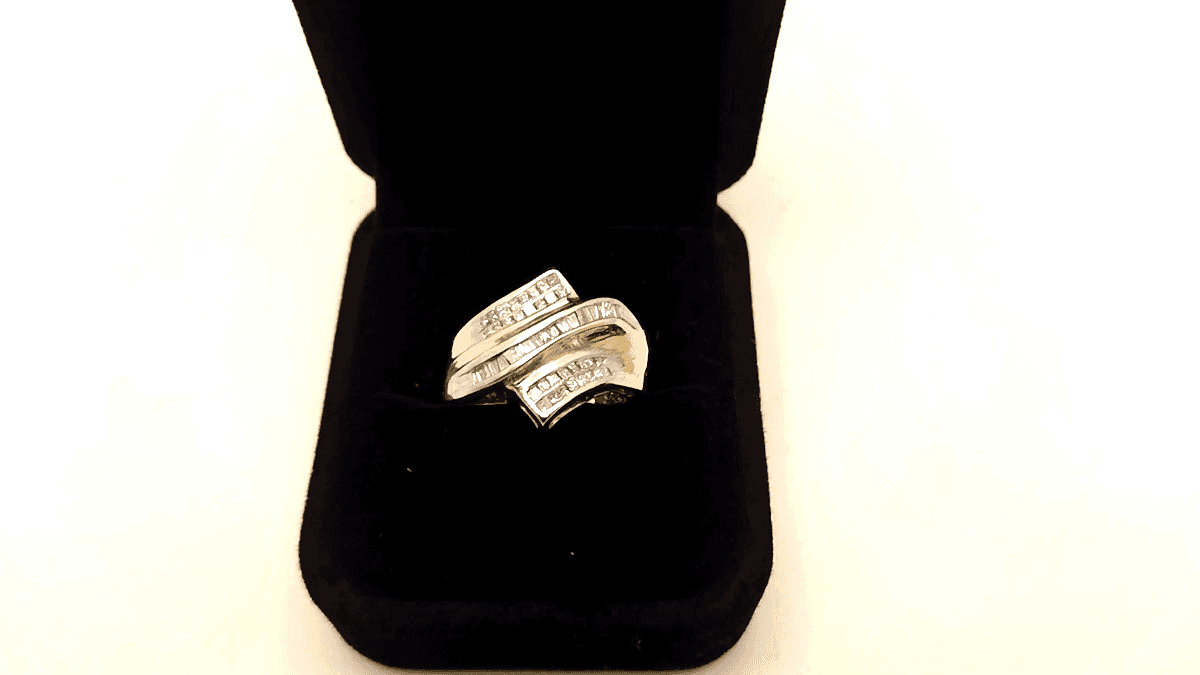 Lady's Gold-Diamond Anniversary Ring 31 Diamonds .93 Carat T.W. 10K (GJE003218) - Image 1
