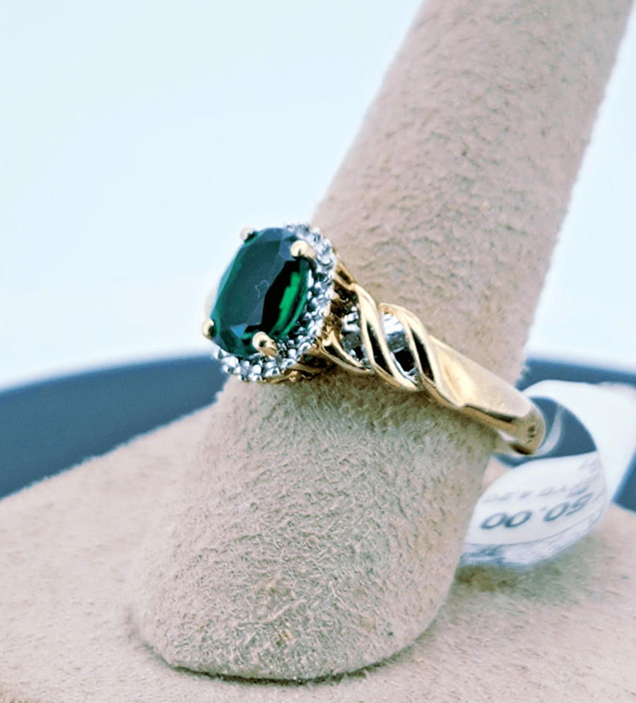 Synthetic Emerald Lady's Stone Ring Yellow Gold Electroplate 4.2g (I-131) - Thumbnail 9