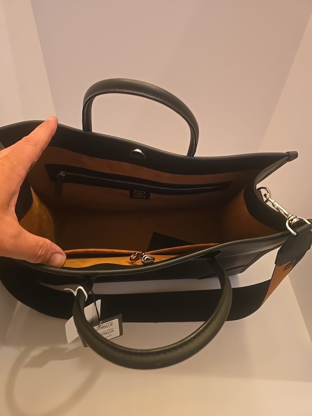 MCM Large ITALY Munchen Tote in Spanish Calf Leather Handbags. NEW WITH TAGS - Thumbnail 13