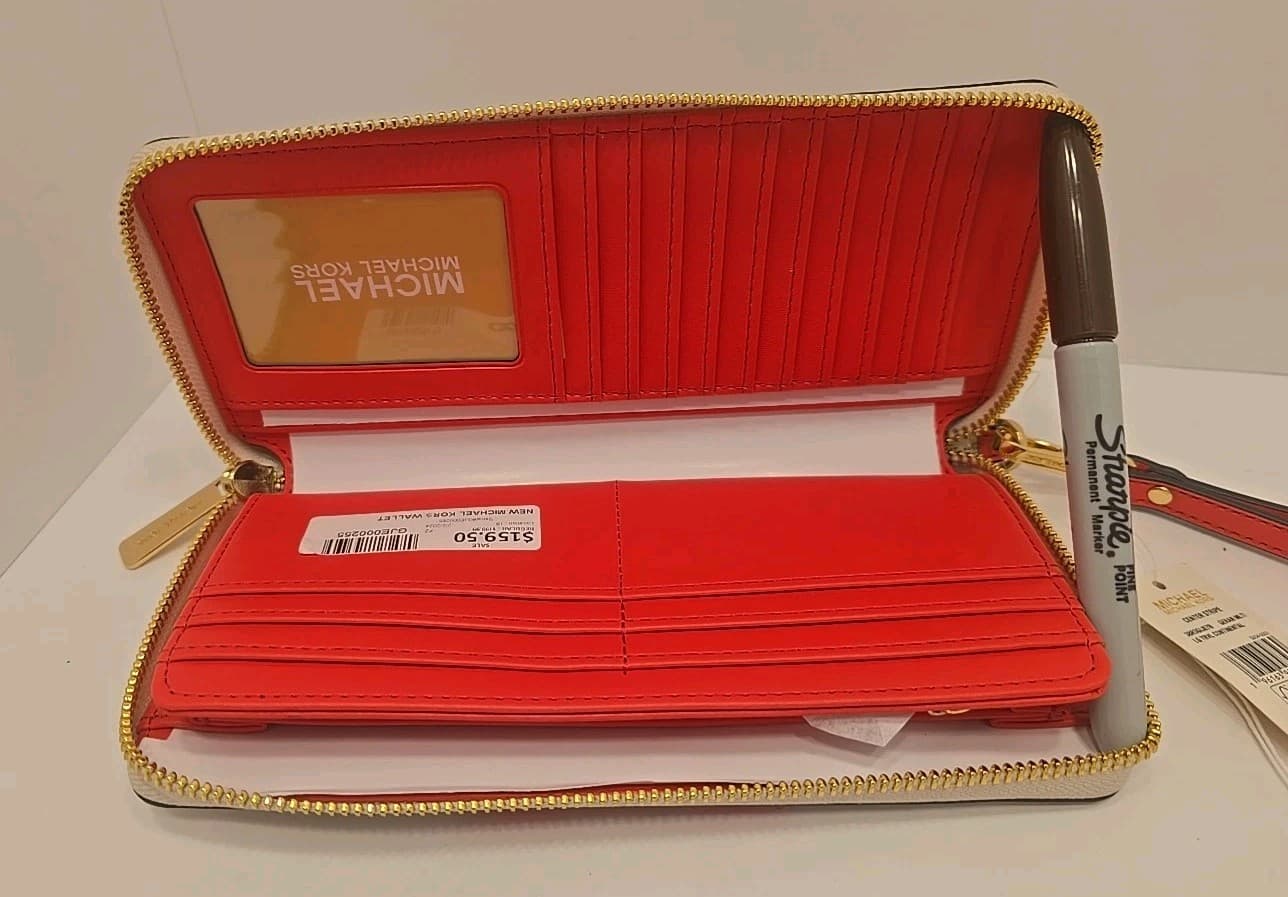 MICHAEL KORS CENTER STRIPE CONTINENTAL TRAVEL WALLET NEW WITH TAG - Thumbnail 2