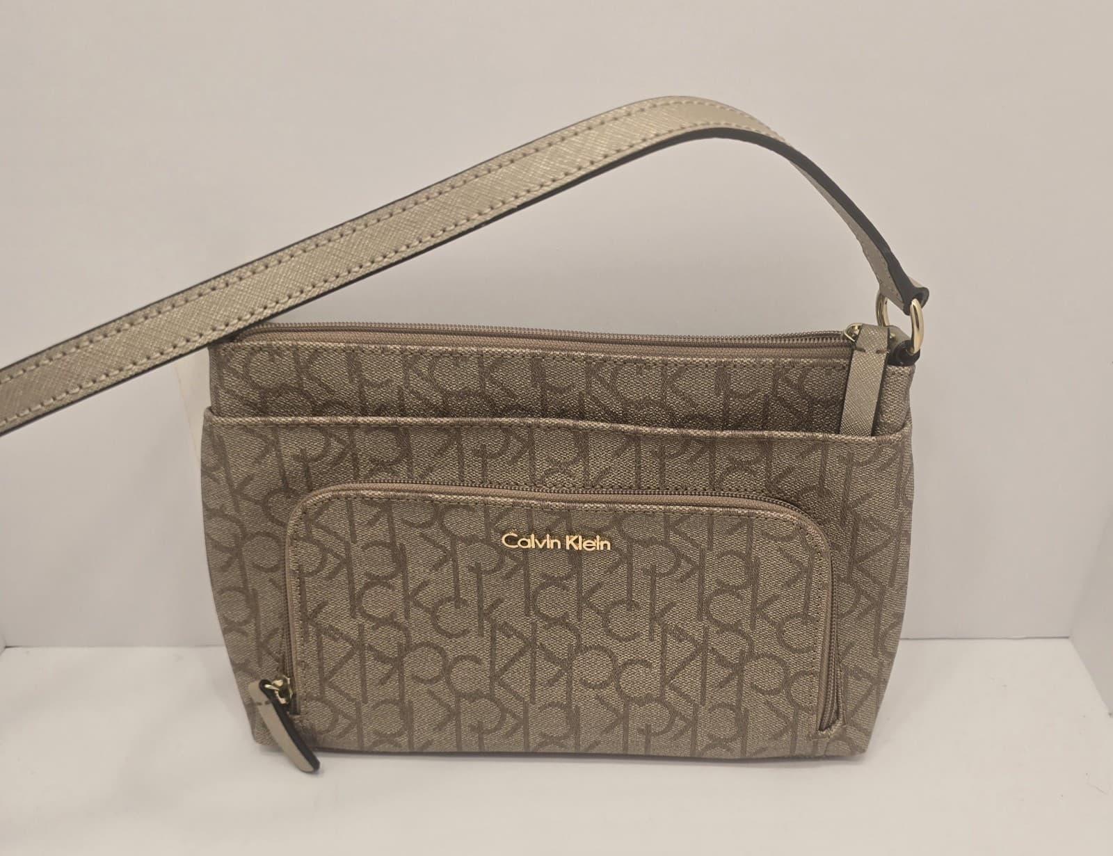 Calvin Klein Small Shoulder Bag 10.5"L x 7.25"T Iconic Logo Purse *MAKE OFFER - Thumbnail 4
