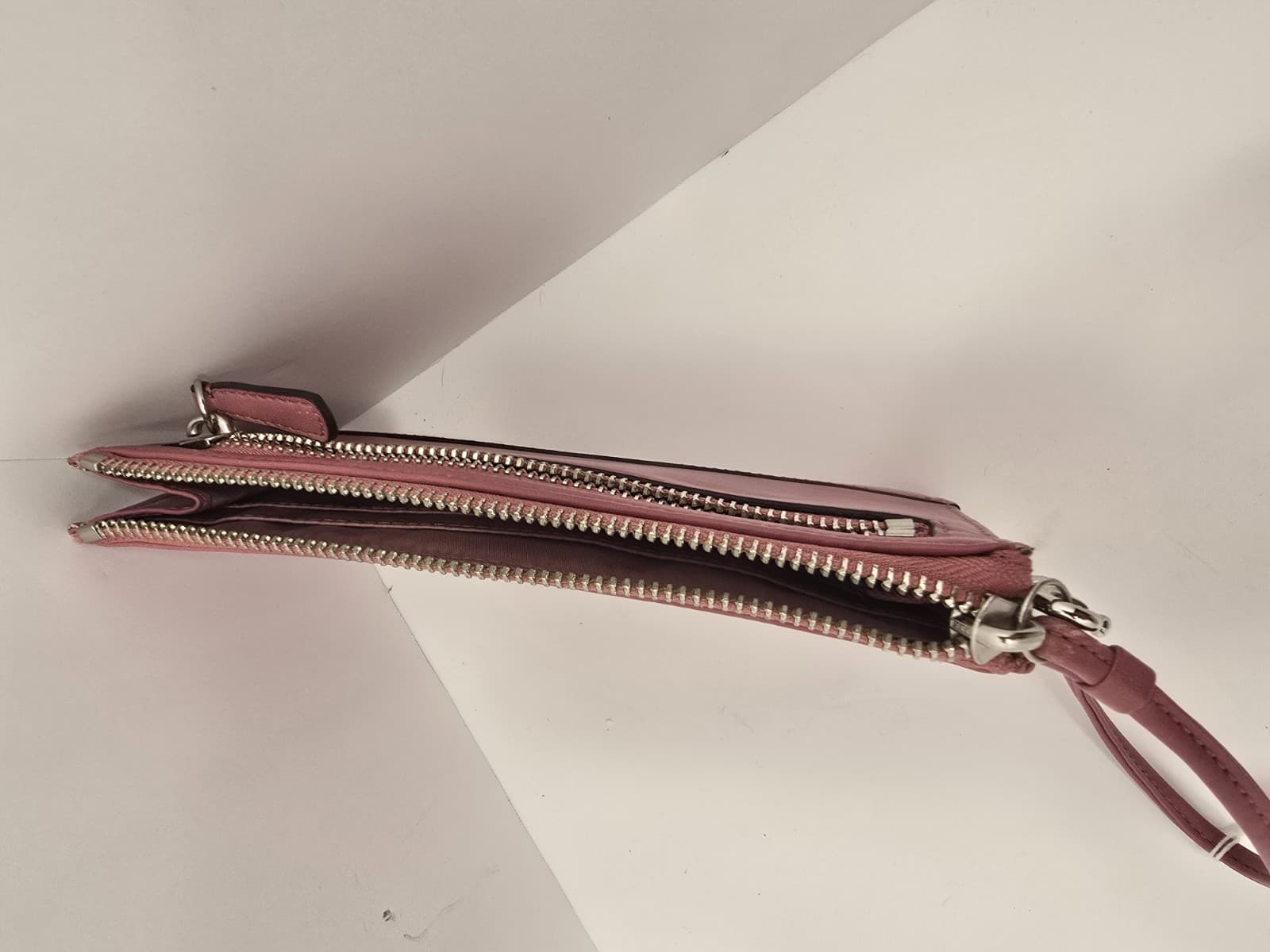 Coach Pink Leather Clutch Zipper Wristlet rectangular, wrist Strap, lined fabric - Thumbnail 14