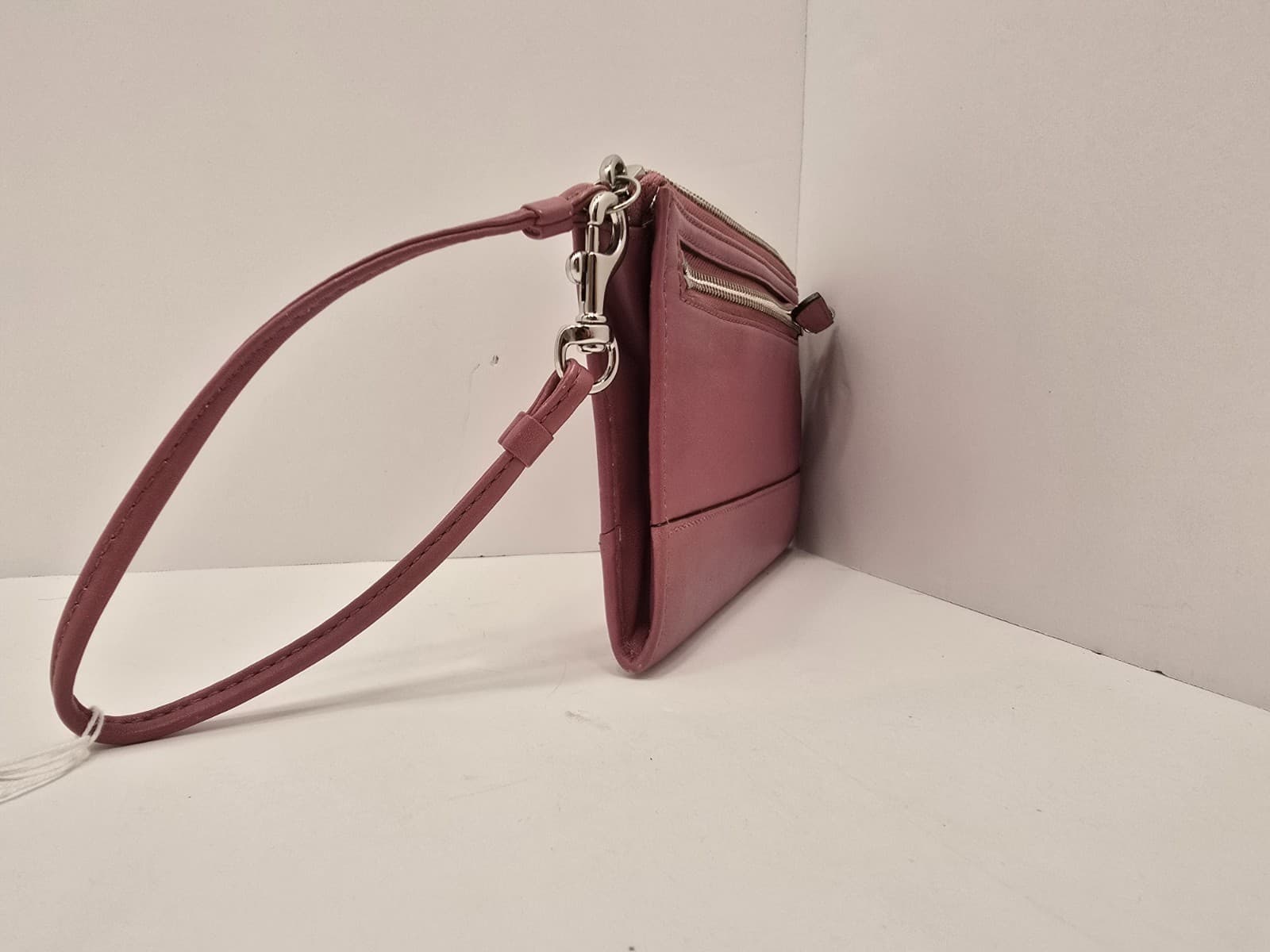 Coach Pink Leather Clutch Zipper Wristlet rectangular, wrist Strap, lined fabric - Thumbnail 17