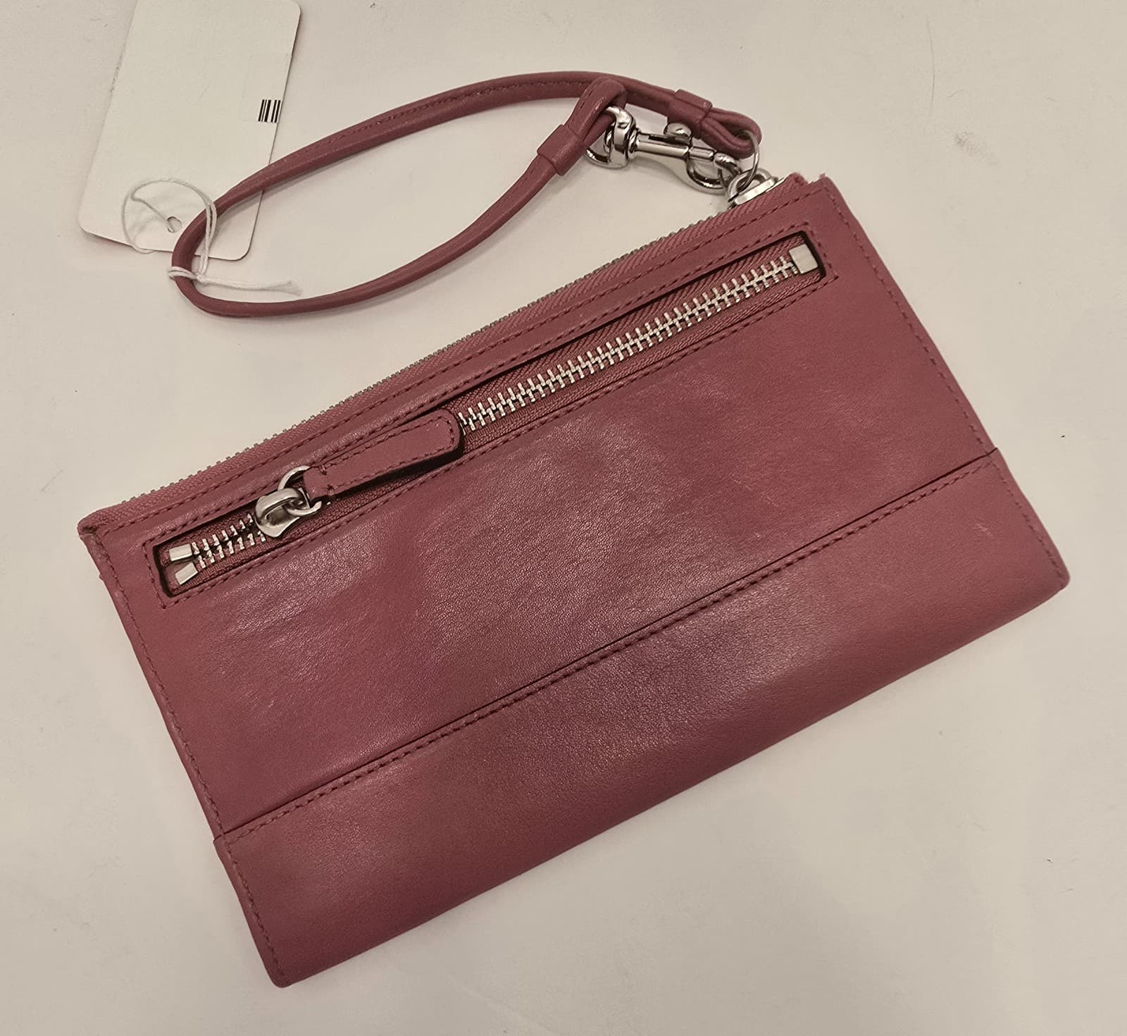 Coach Pink Leather Clutch Zipper Wristlet rectangular, wrist Strap, lined fabric - Thumbnail 19