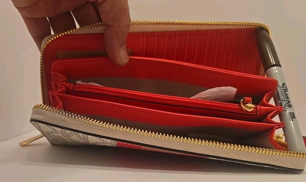 MICHAEL KORS CENTER STRIPE CONTINENTAL TRAVEL WALLET NEW WITH TAG - Thumbnail 3