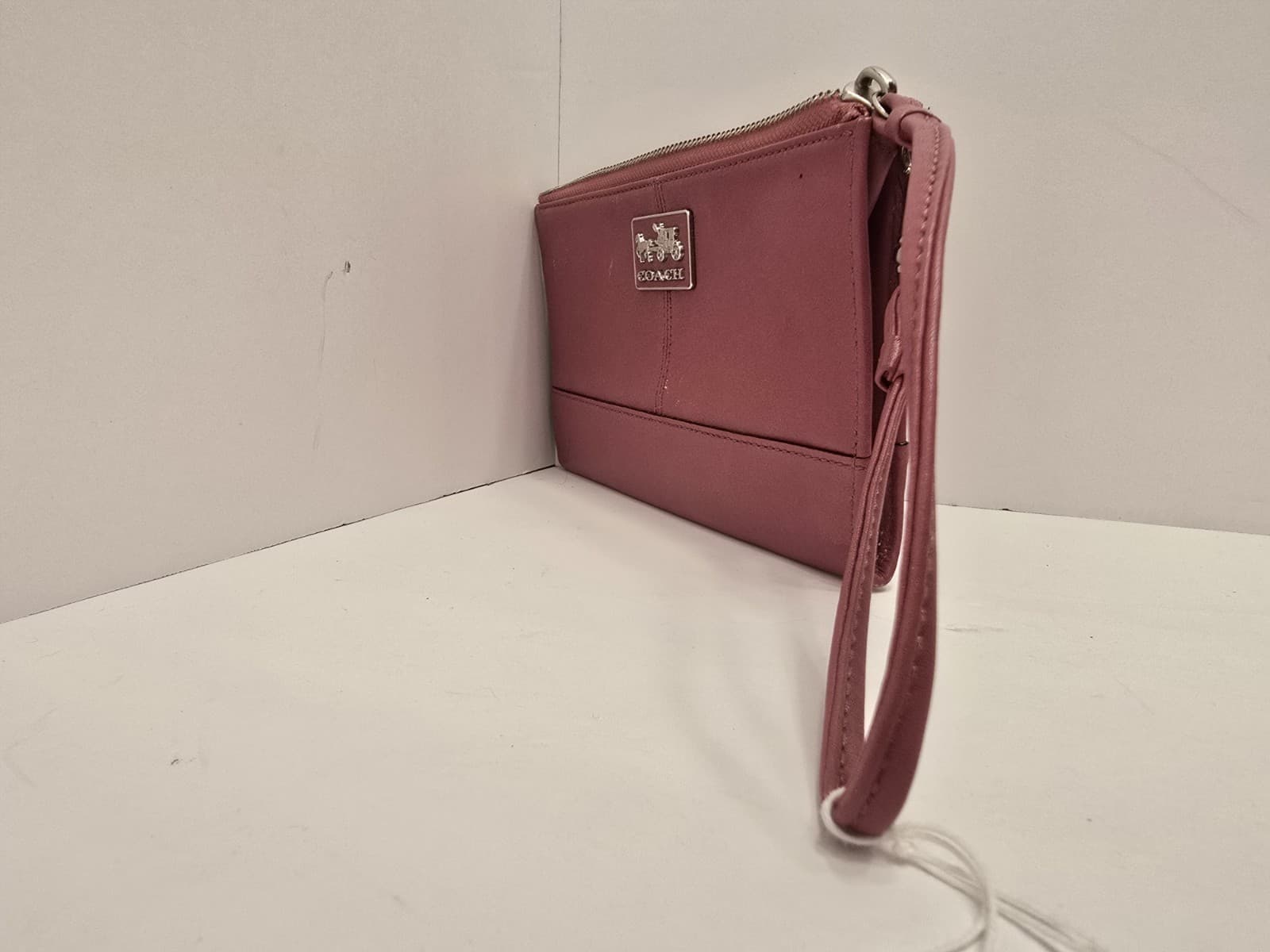 Coach Pink Leather Clutch Zipper Wristlet rectangular, wrist Strap, lined fabric - Thumbnail 11