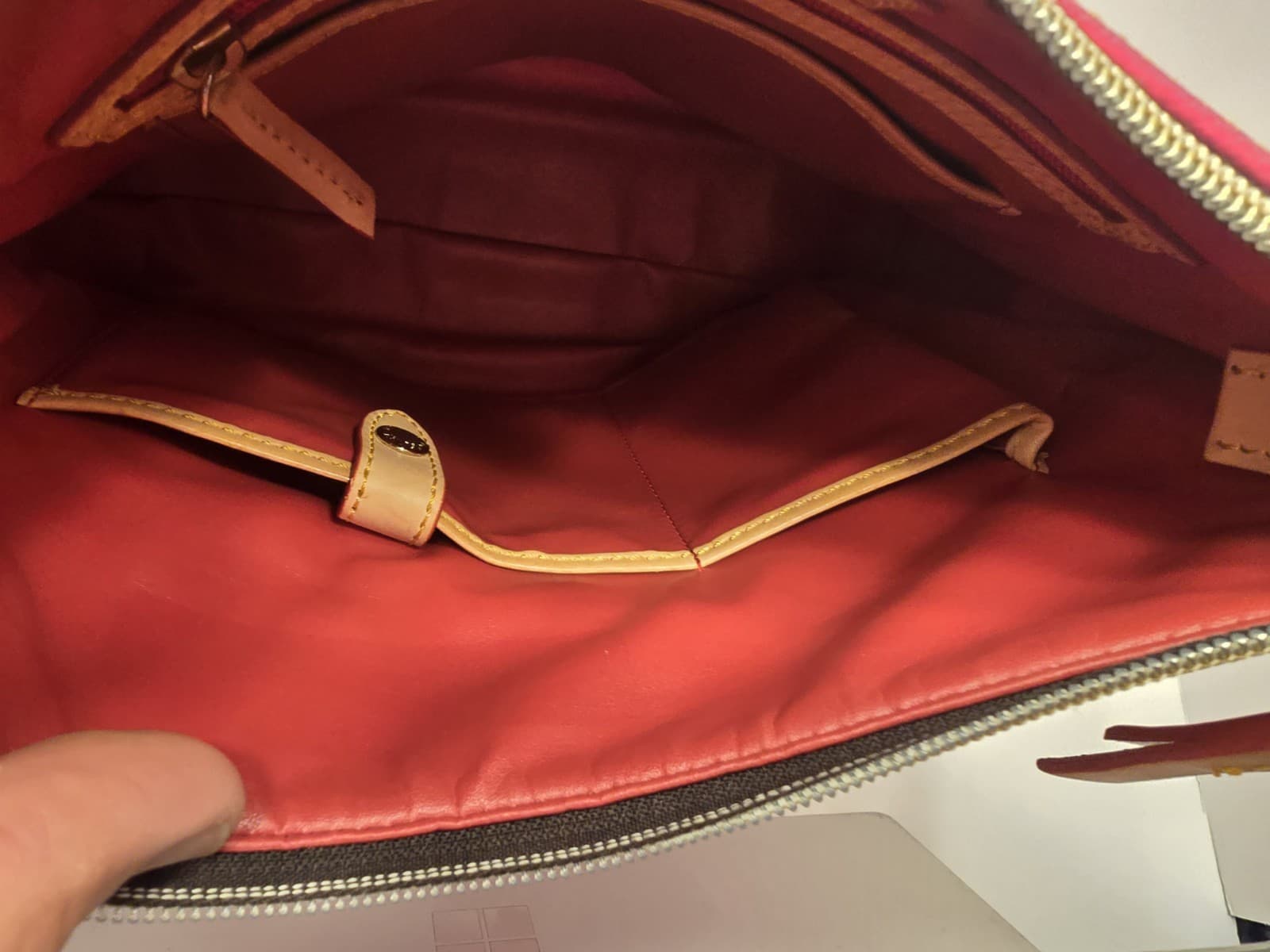 Dooney & Bourke Pink Kimberly Crossbody Leather Strawberry NEW - MAKE OFFER - Thumbnail 6