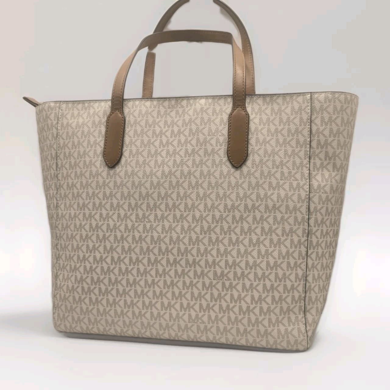 Michael Kors Logo Sinclair Large Leather East West Grab Tote With dust bag & tag - Thumbnail 15