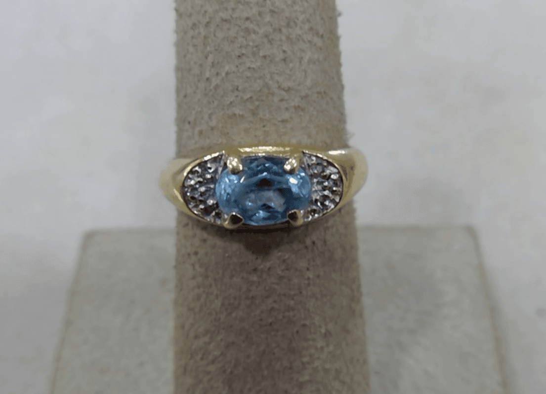 Aquamarine Lady's Stone Ring 14K Yellow Gold 2.1g Size:4 - Image 1