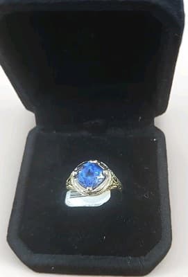Ring 14k Yellow Gold Blue Spinel 3.7G. Size 5.5 - Image 1