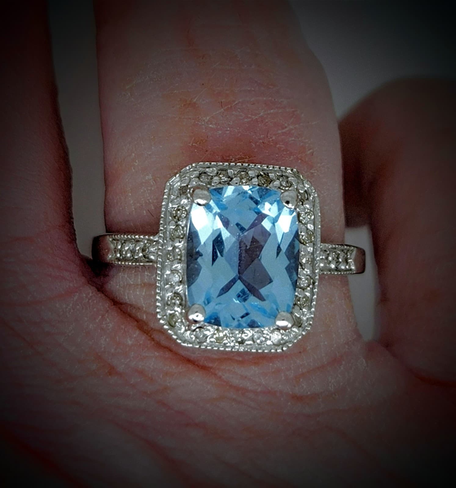Blue Topaz Lady's Stone & Diamond Ring 18kt WHITE GOLD - Thumbnail 3