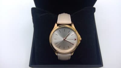 TOMMY HILFIGER Lady's Wristwatch Silver Stainless (I-19) - Image 1