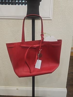ELIZABETH ARDEN RED TOTE BAG PURSE W/ TAG AND GOLDEN TONED ORNAMENT New - Thumbnail 3