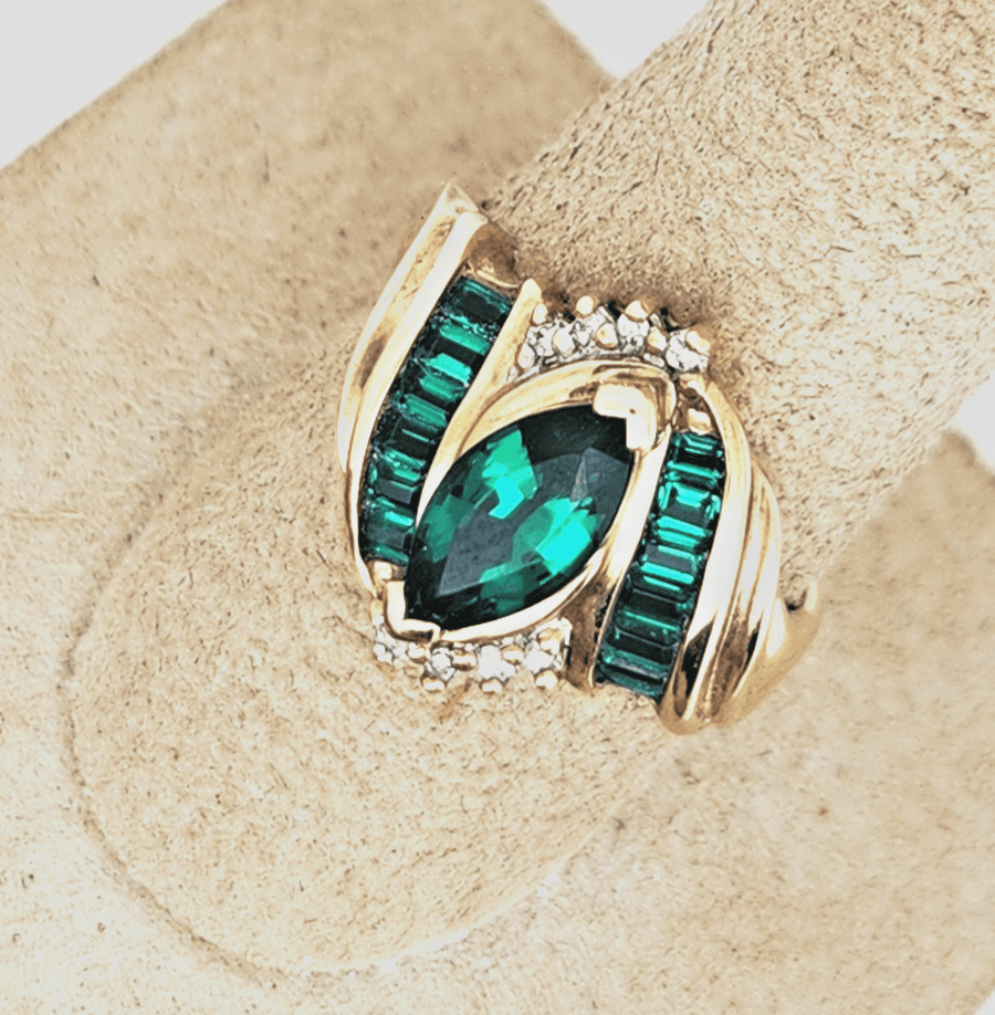 Vintage 10k Yellow Gold Marquise Synthetic Chrome Diopside Diamond Bypass Ring - Image 1