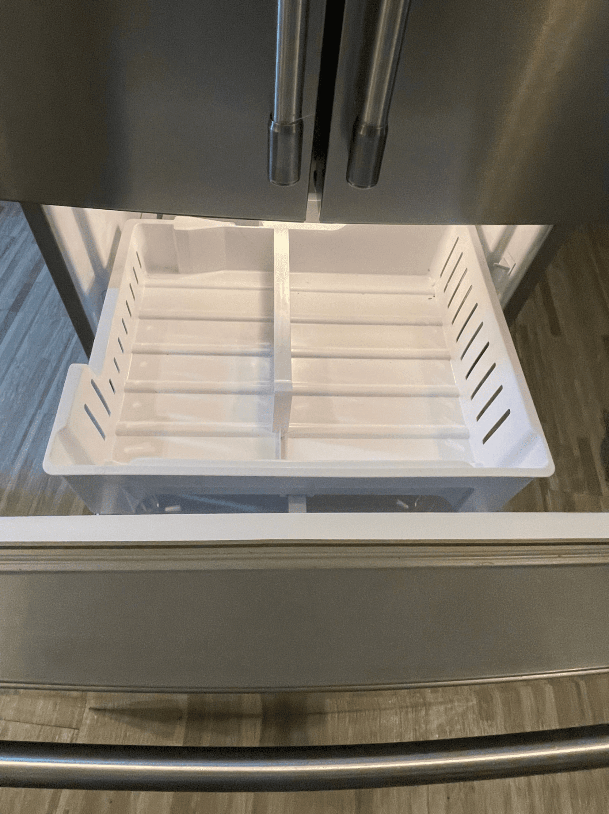 30-inch Maytag French Door Refrigerator with a 20 cu. ft. capacity - Thumbnail 6